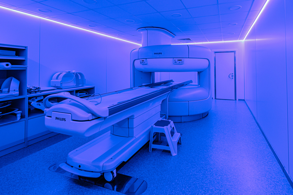 Аппарат МРТ PHILIPS PANORAMA HFO  Аппарат МРТ PHILIPS PANORAMA HFO